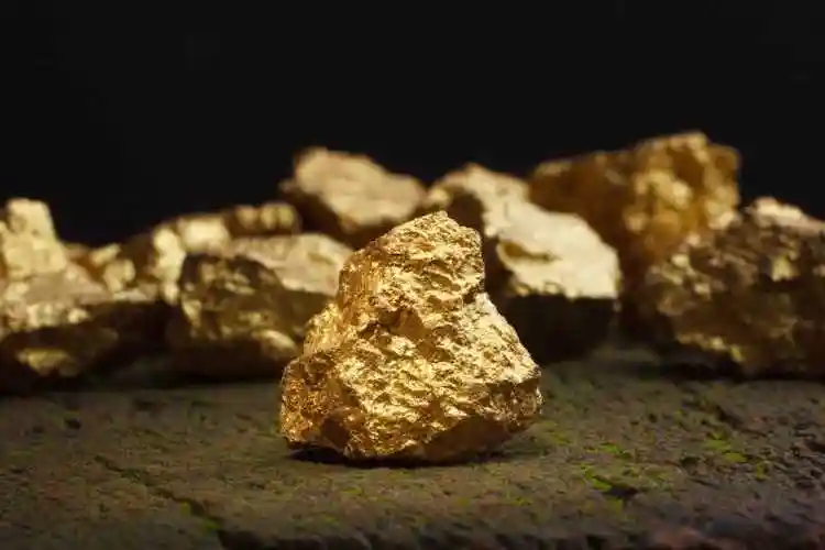 美联储降息预期升温，金银价格走势及投资策略解析
